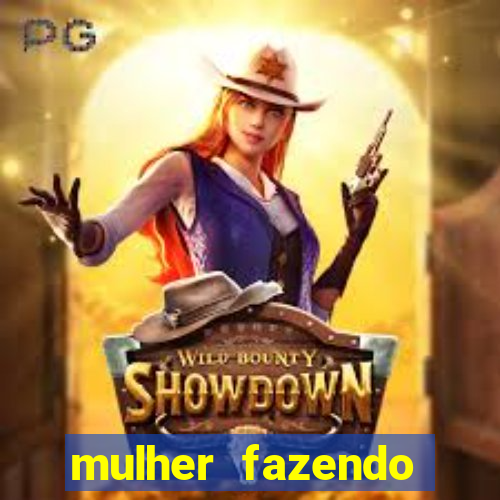 mulher fazendo strip tease